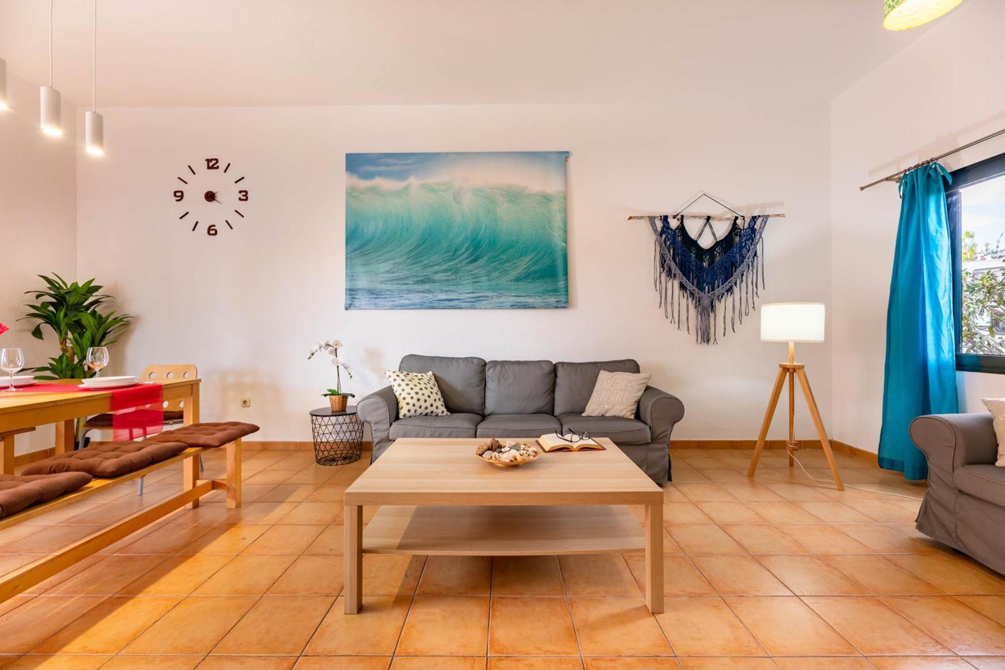 Sunrise Surf House, Big Garden, Hot Tub, Parking, Super-Fast Free Wi-Fi Villa Corralejo Bagian luar foto