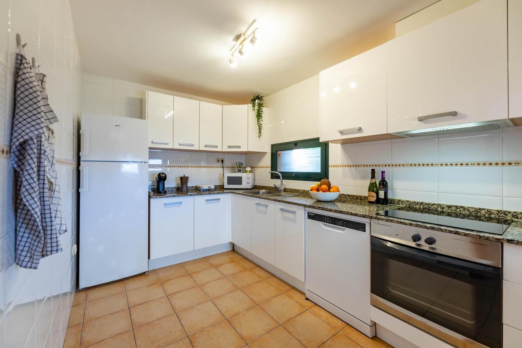 Sunrise Surf House, Big Garden, Hot Tub, Parking, Super-Fast Free Wi-Fi Villa Corralejo Bagian luar foto